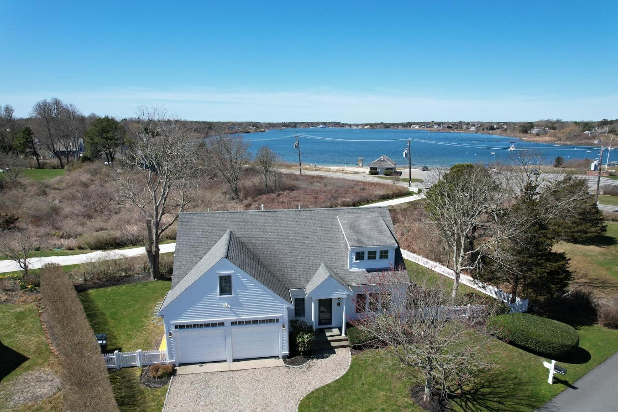 Walk To Oyster Pond And Main Street Chatham Villa Exterior photo