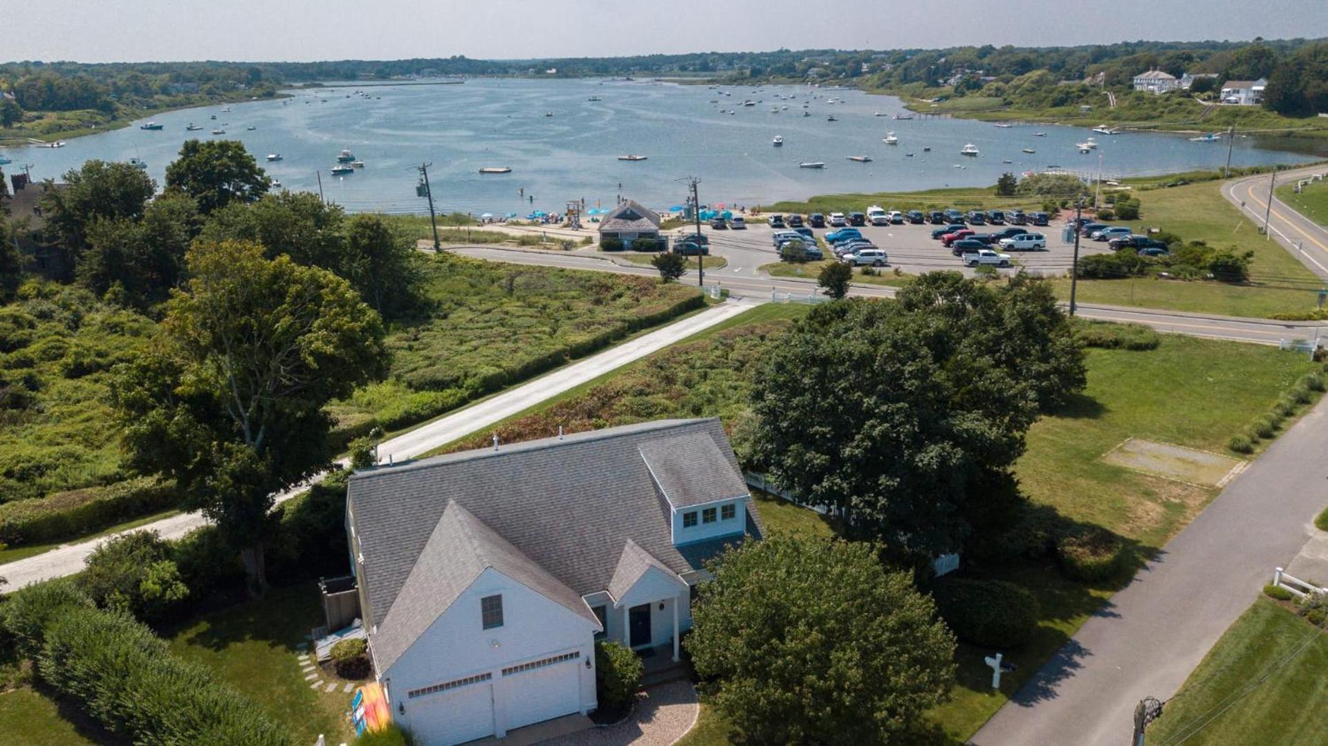 Walk To Oyster Pond And Main Street Chatham Villa Exterior photo