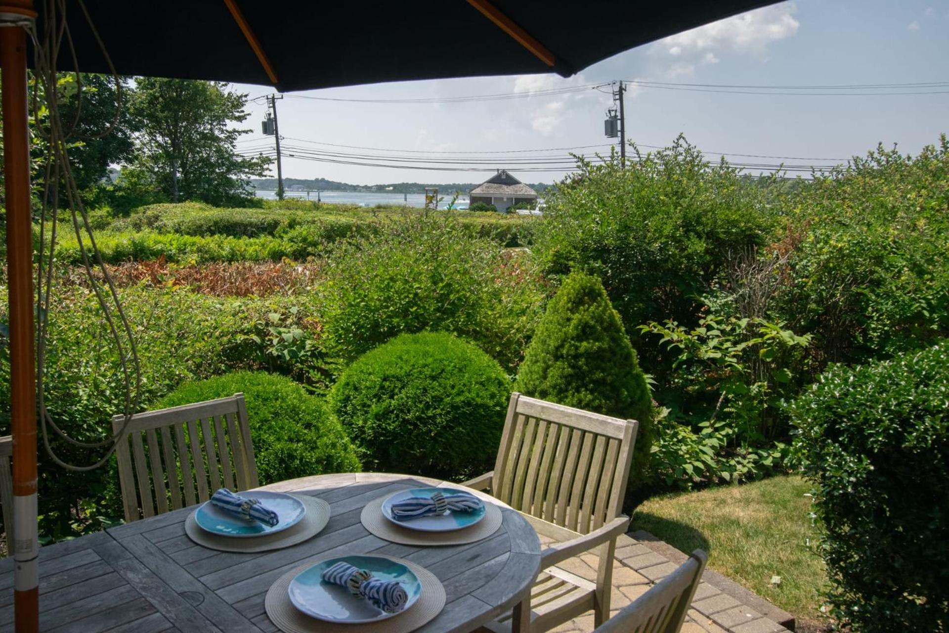 Walk To Oyster Pond And Main Street Chatham Villa Exterior photo